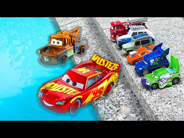 Looking For Lightning McQueen: McQueen, Tow Mater, Dinoco King, Cruz Ramirez, Jackson Storm cars toy