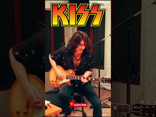 Paul Stanley Plays Hotter Than Hell!