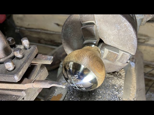 Woodturning a Gear Shift Knob oak, brass and aluminum.