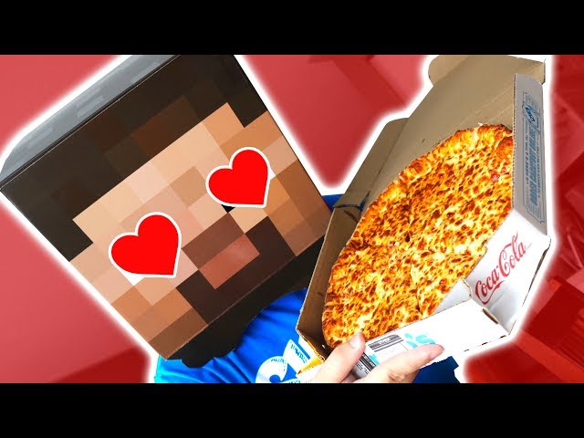 ORDERING PIZZA AS STEVE! (Minecraft Challenge Accepted)