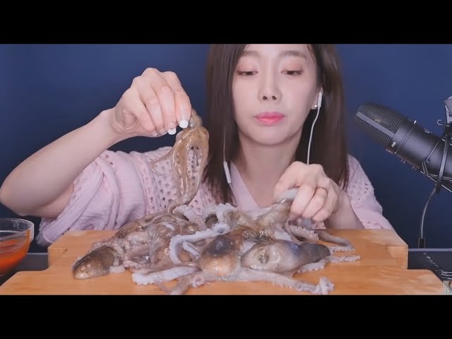 Youtuber Tortures and Eats Animals Alive