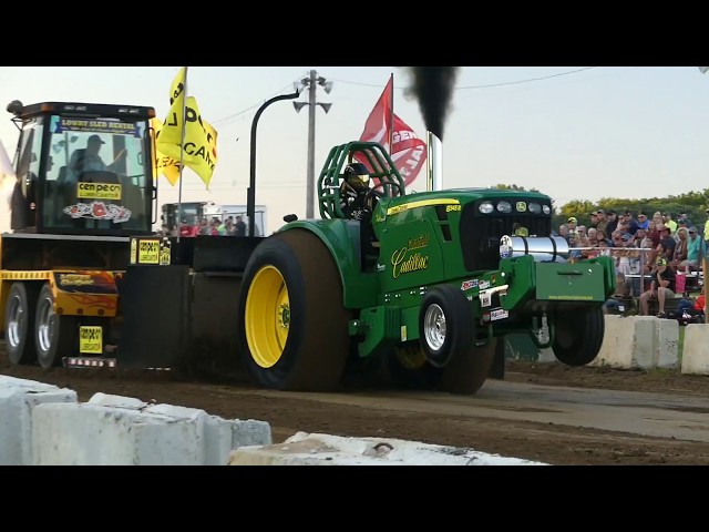 TRACTOR PULL. HOT FARM TRACTORS CRAWFORDSVILLE, IN