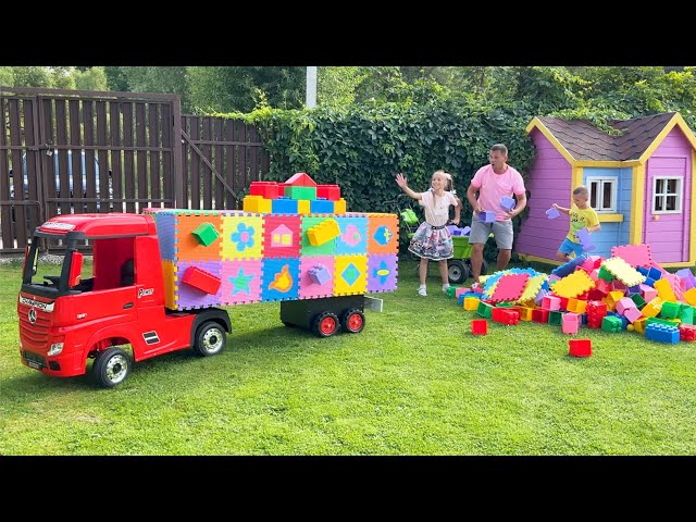 Sofia and Max playing Giant Toy truck and color Blocks