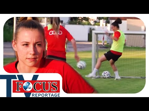 Vorurteile im Frauenfußball: Wie sieht die Realität in der 2. Bundesliga aus? | Focus TV Reportage