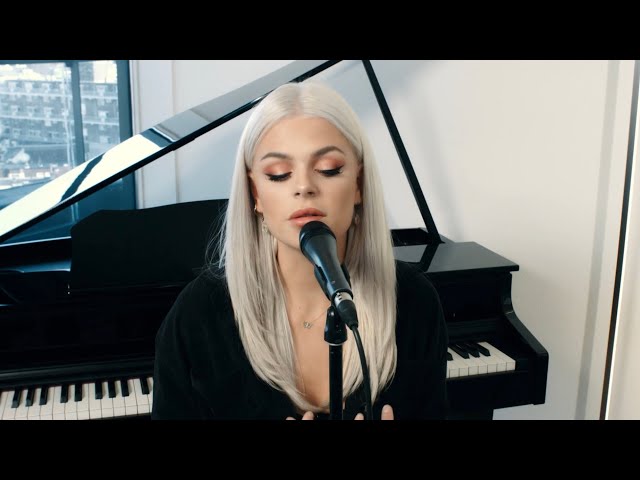 Memories - Maroon 5 (Cover By: Davina Michelle)