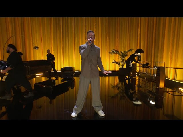 Justin Timberlake - Selfish [Live on Graham Norton] HD