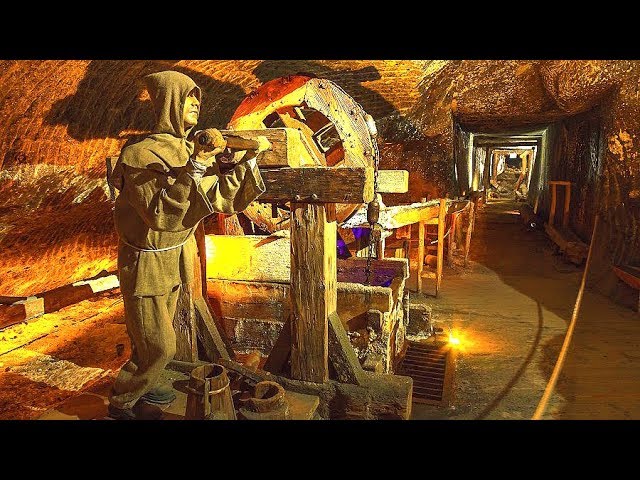 Wieliczka Salt Mine in Poland Impressive trip 200 meters below ground!