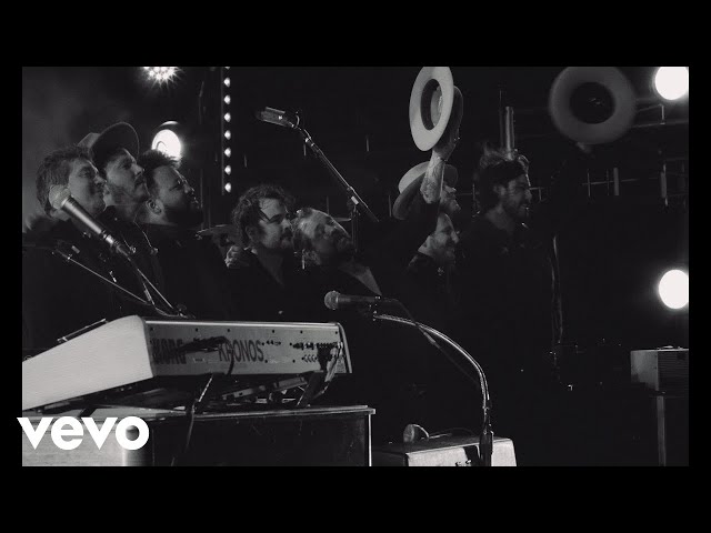 Nathaniel Rateliff & The Night Sweats - Love Don't (Official Music Video)