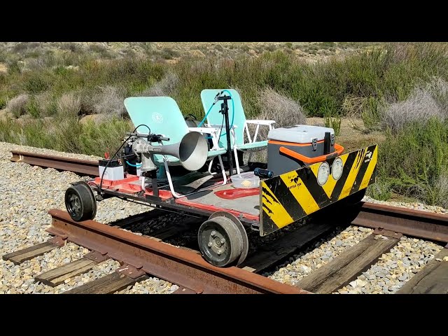Speeder rail Adventure in México.  (Little Fox) rail cart . Aventura en (Zorrita) por Tecate, MX.