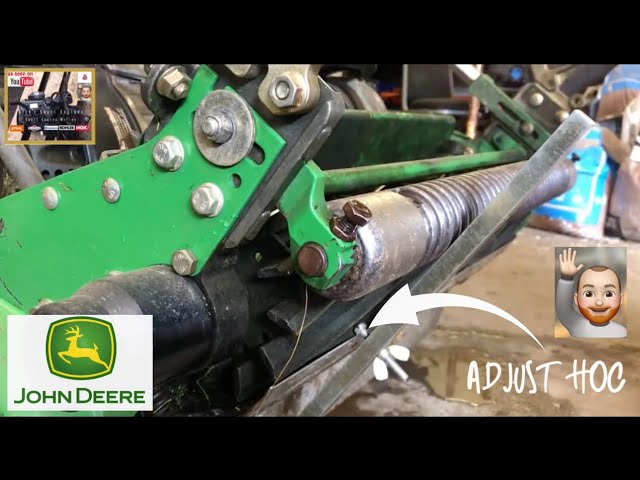 John Deere 220C- How to adjust the cutting height 🔧.#John deere #mechanic  #greenkeeper