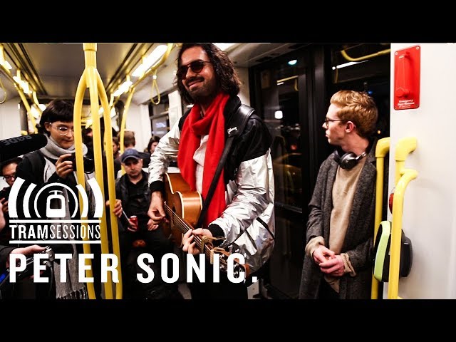 Peter Sonic - Mess Around Your Room | Tram Sessions