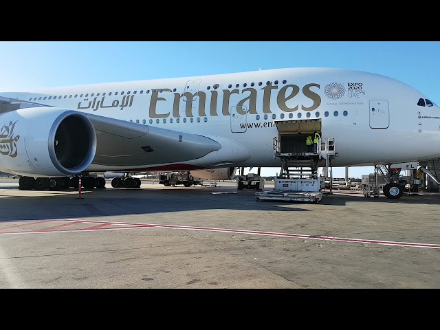 Emirates a380 / Fiumicino / HD / ramp life