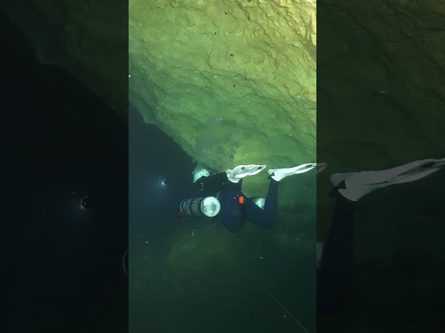 Underwater cave with MASSIVE rooms!
