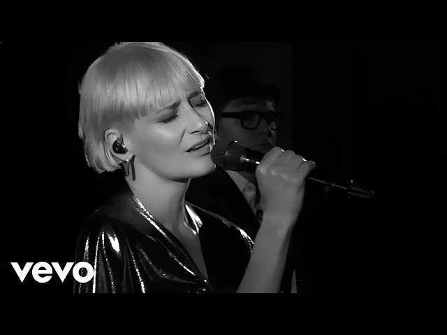 Hooverphonic - Fake Is The New Dope