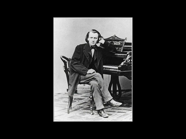 Johannes Brahms: Piano Sonata no.1 in C major, Op.1. Uriel Tsachor.