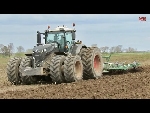 FENDT 1042 Tractor Chisel Plowing