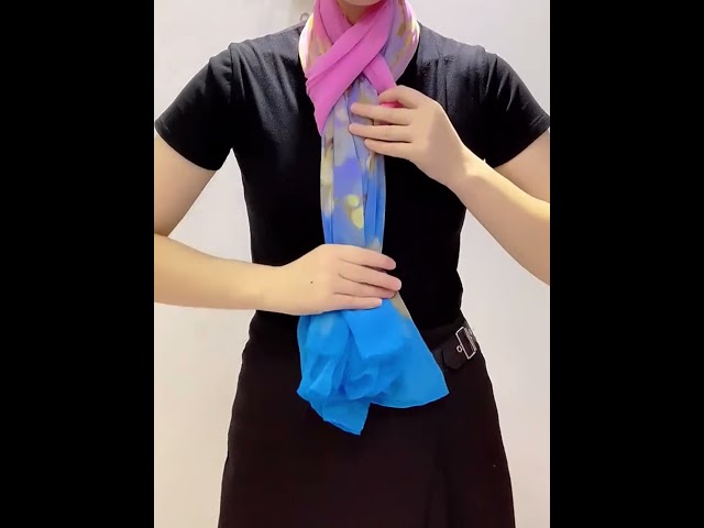 Silk scarf flower tying method