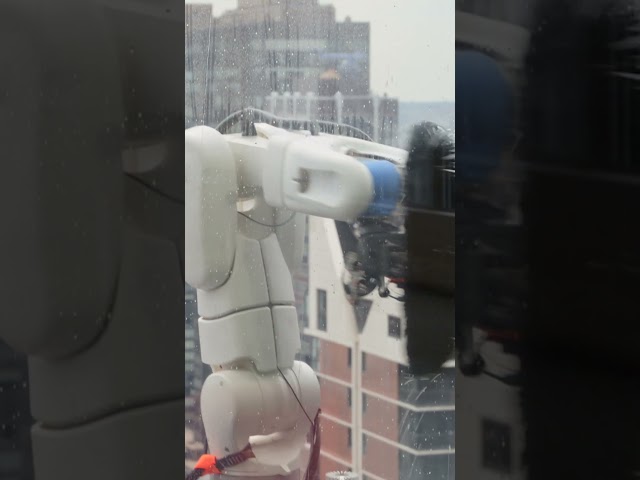 Window-washing robots are working on Manhattan skyscrapers #Shorts