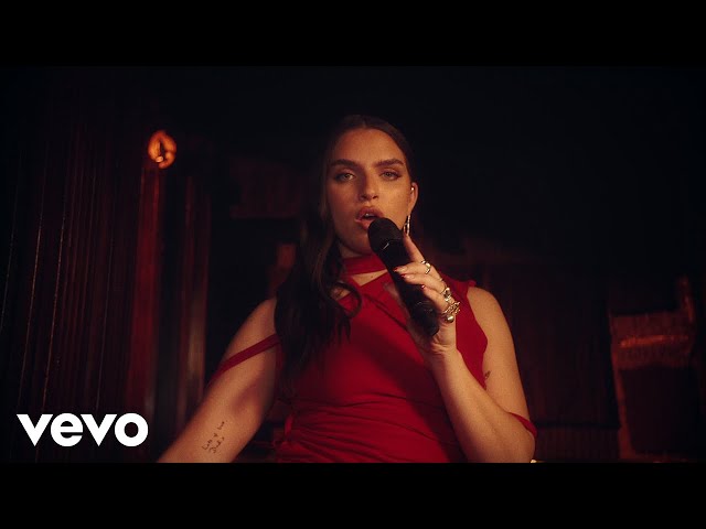 Mae Muller - I Just Came To Dance (Acoustic)