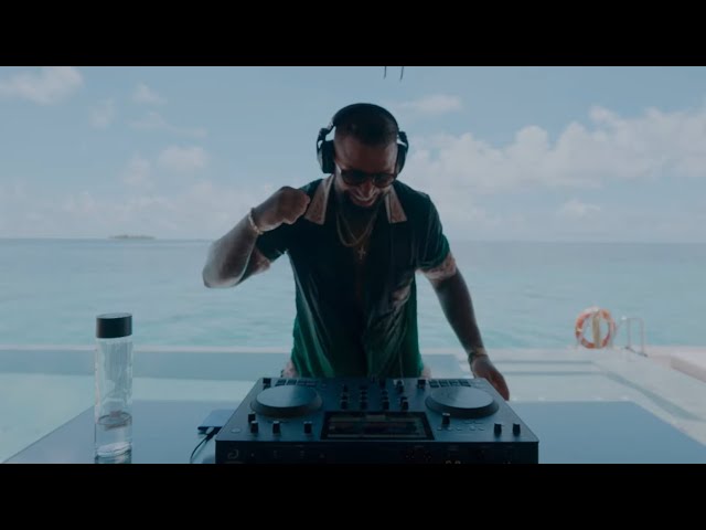 WORLD OF THE M - MALDIVES [4K LIVE TECH-HOUSE DJ MIX]