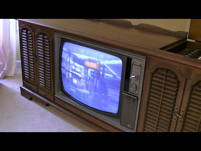Old 1969 RCA New Vista Color TV - Turned on after 10 years...