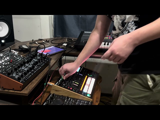 Roland MC-707, EBM/Industrial/Dark Synth Sequence