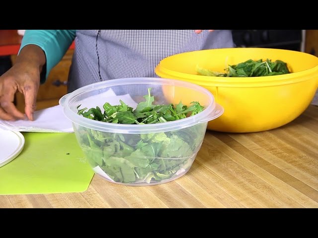 How To Keep Salad Fresh For Days (Tips and Tricks)