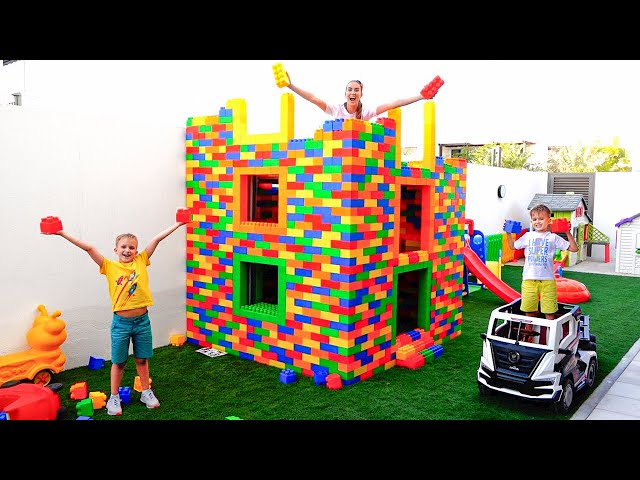 Vlad y Niki construyen una casa de juegos para niños y mamá los ayuda