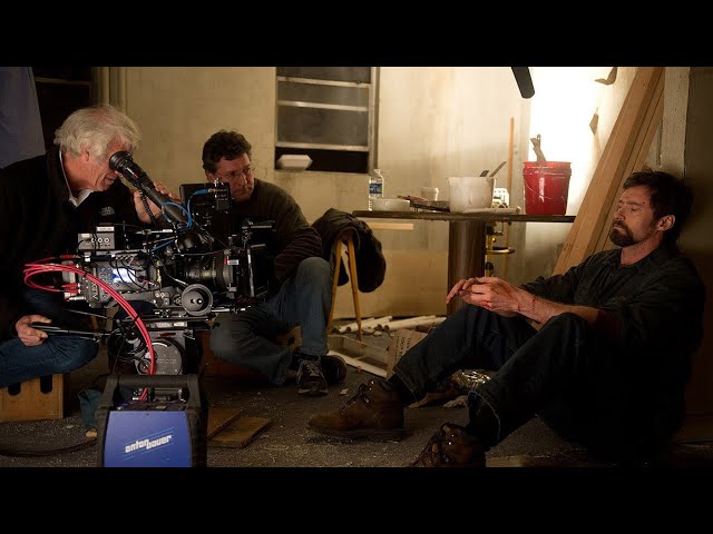 Why does Roger Deakins prefer Tungsten lighting?