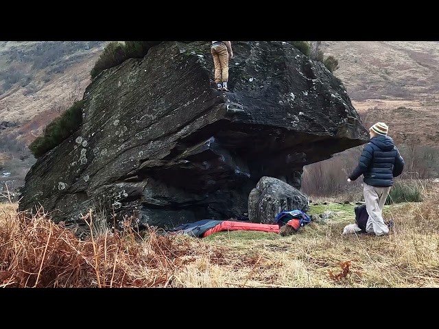 Maisie Gunn's Magic Midgie Cream 6B+ - Glen Nevis | Scotland Bouldering