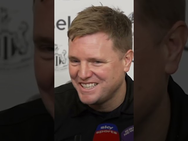 Eddie Howe is a man of many talents! 🎶😁