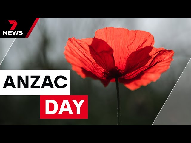 Anzac Day: Currumbin Dawn Service | 7 News Australia