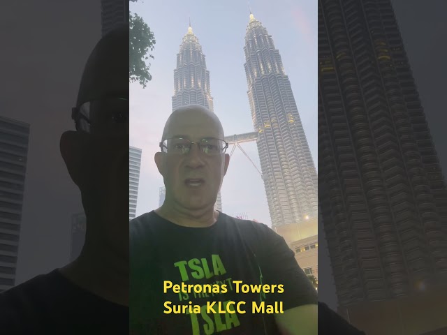 Petronas Towers and Suria KLCC Mall #kualalumpur #malaysia