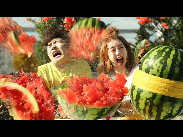 ENG SUB) Watermelon Bomb 🍉 Pop a watermelon with rubber bands?! Eatingshow Mukbang Ssoyoung