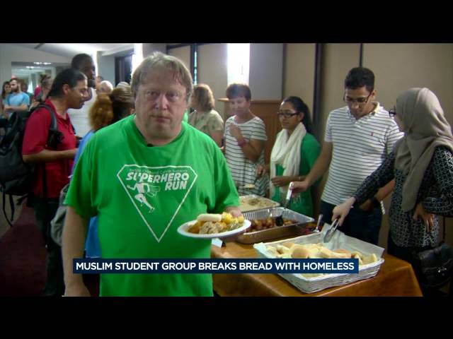 Muslim group breaks bread with area homeless