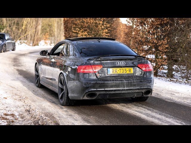 LOUD Audi RS5 B8 with Straight Pipes - Accelerations, Revs & Launch Controls !