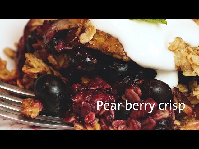 Blueberry Pear Crisp Dessert