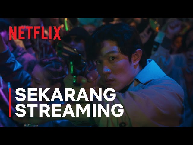 Peluru Membelah Kerumunan: Kelihaian Menembak Ryo Saeba yang Top | City Hunter | Netflix Indonesia