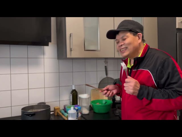 Nguyen-youtube hom nay(Neu im kochen ) novice cook (many unexpected songs )