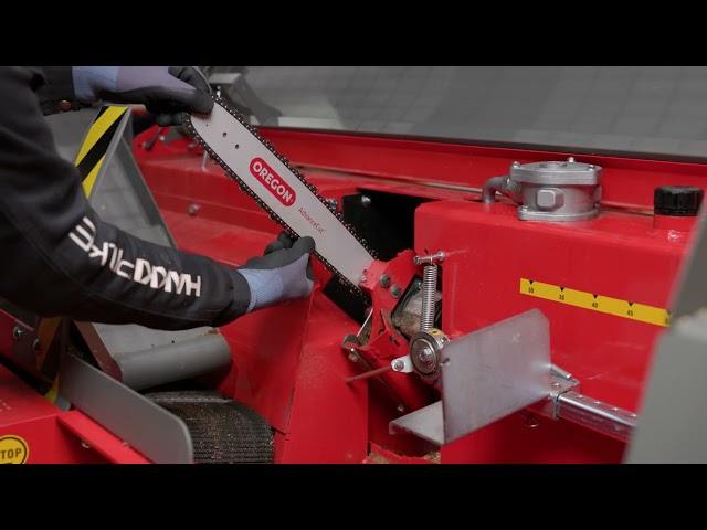 How to adjust the tension of the saw chain