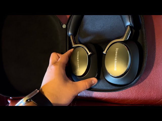 Quick Bowers and Wilkins PX8 unboxing (Link in description)
