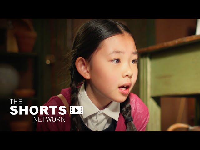 A little girl finds a way to connect to her late grandmother. | Short Film "Kintsugi"
