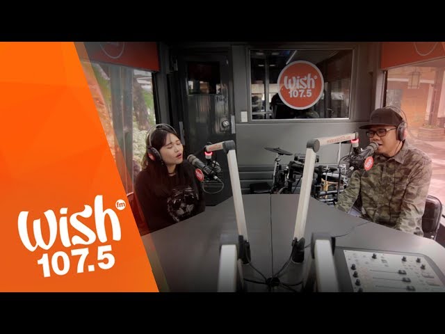 Yumi and Curse One perform "Kahit 'Di Na Tayo" LIVE on Wish 107.5 Bus