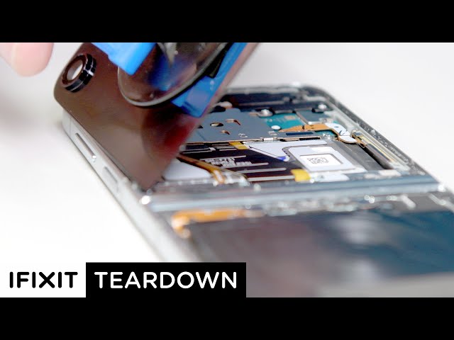 Galaxy Z Flip5 Teardown: A Folding Phone to Grind Your Gears