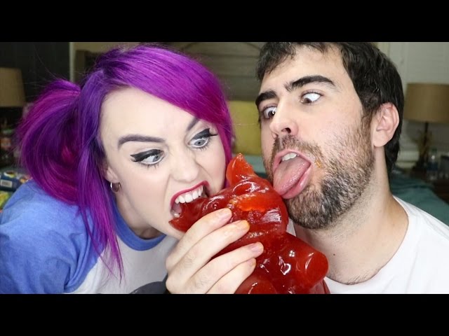 EATING ZOMBIE FLESH I Weird Things Online