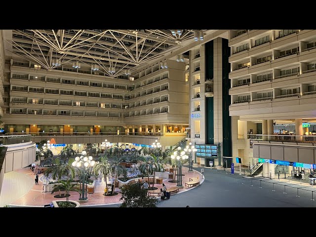 Staying at the Hyatt Regency Hotel at Orlando International Airport | Tour, Check-In, Parking, Food