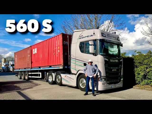 SCANIA 'Super' 560 (13 litre) Full Tour & Test Drive - Do You Need that 530 V8?