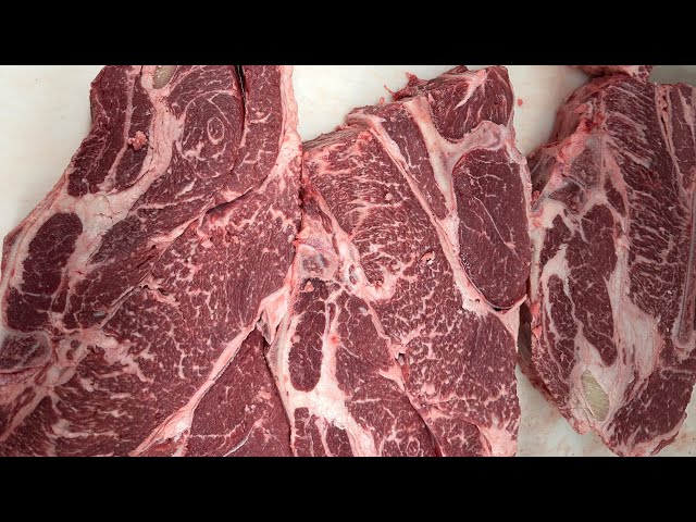 How to cut and trim beef chuck roast bone 🦴 in
