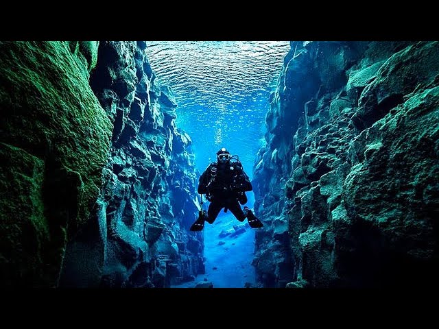 Silfra Fissure - Dive Between Two Continental Plates