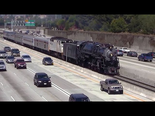 Santa Fe 3751 - Steam Train in the middle of the Freeway